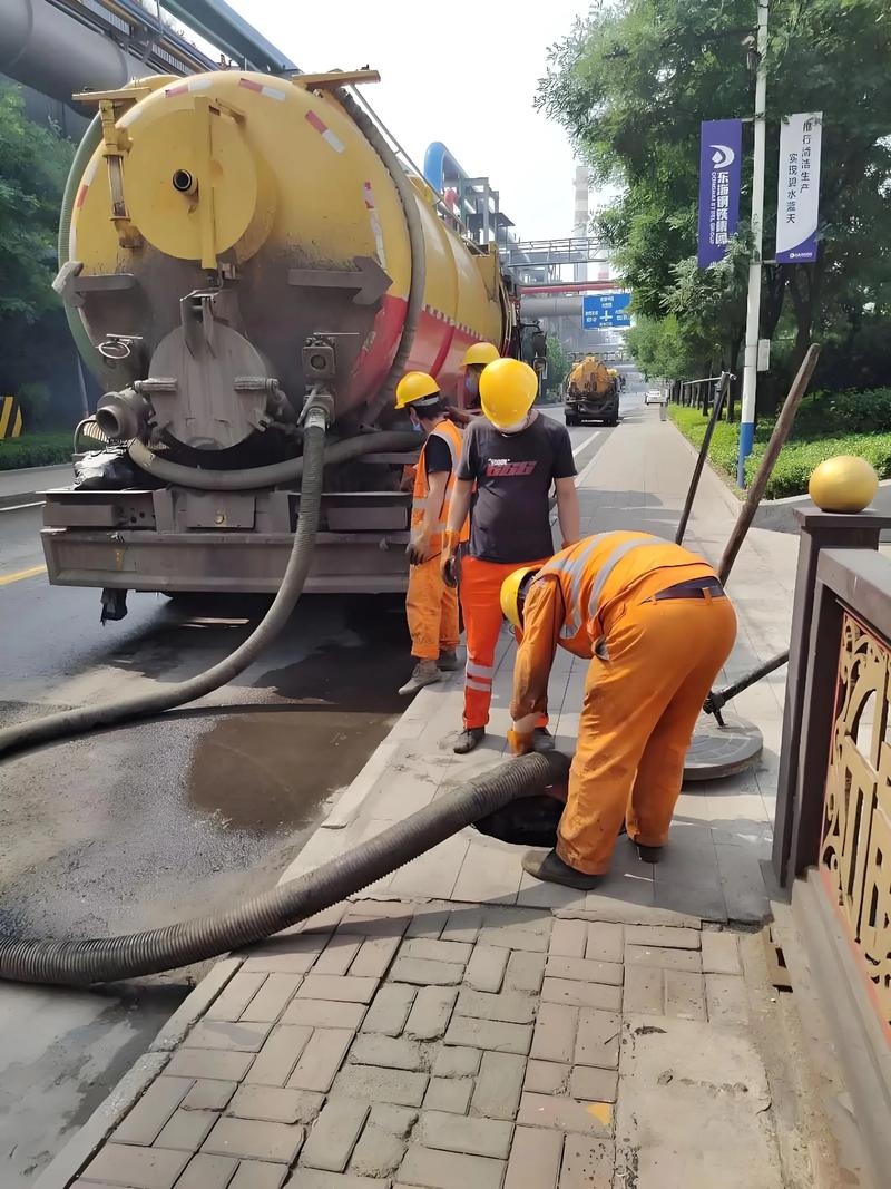 吸污车